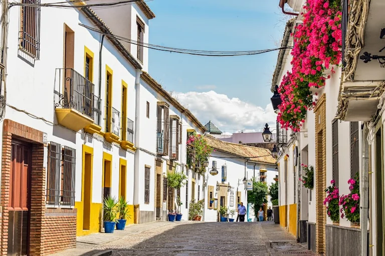 15 de agosto en España: qué horarios cambian por el festivo