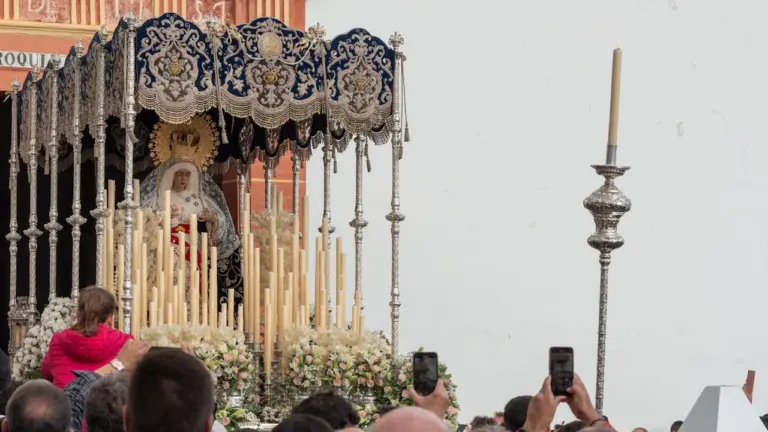Algeciras viste de historia la procesión de su Patrona
