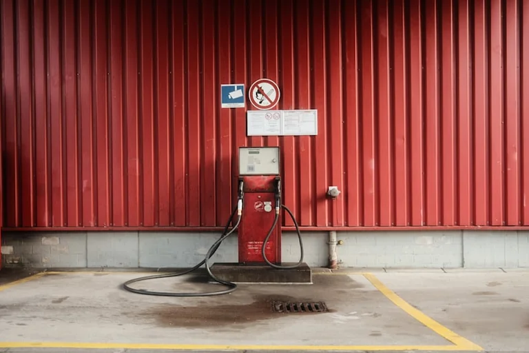 España: guía para ahorrar en gasolina, gasóleo y luz en 2026