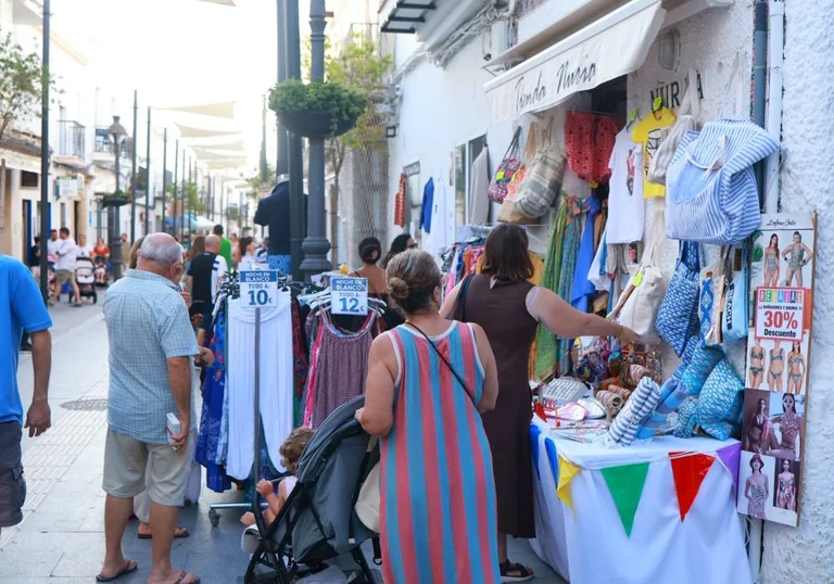 Rota amplía su noche de compras con una parada inédita