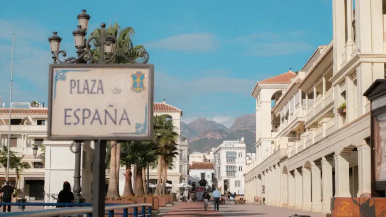 Viajes en España: cómo revisar avisos este 27 de agosto