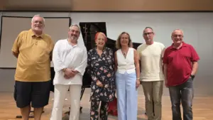 El piano de Jorge Gil une dos mundos en Águilas