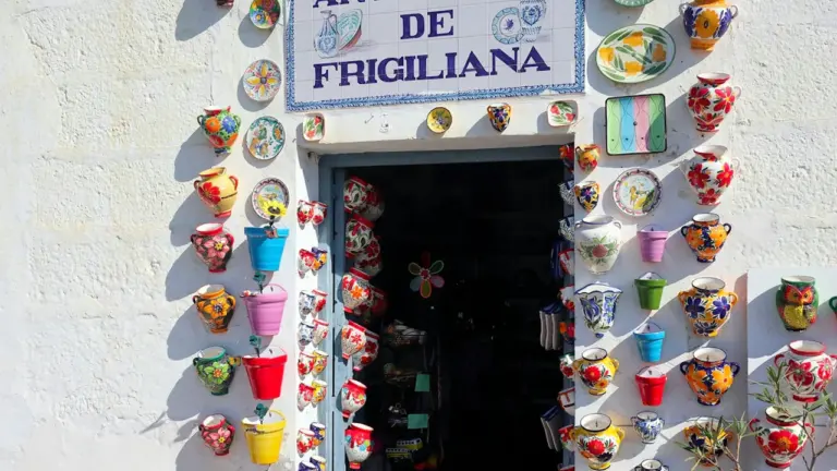 Lorca abre una vía de apoyo para vender artesanía