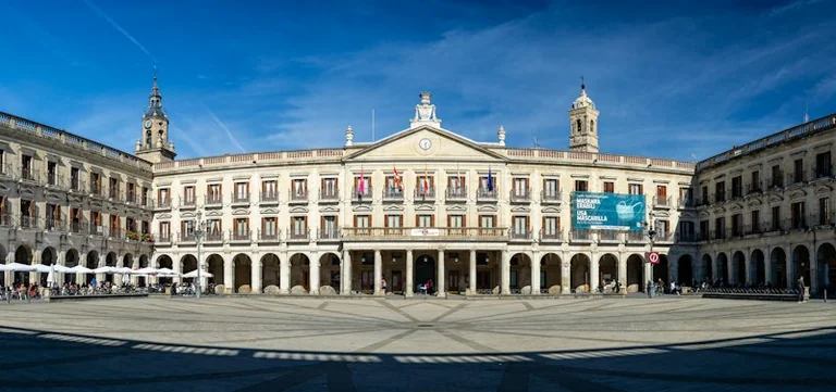 Toledo: El alcalde Velázquez defiende su gestión ante la oposición