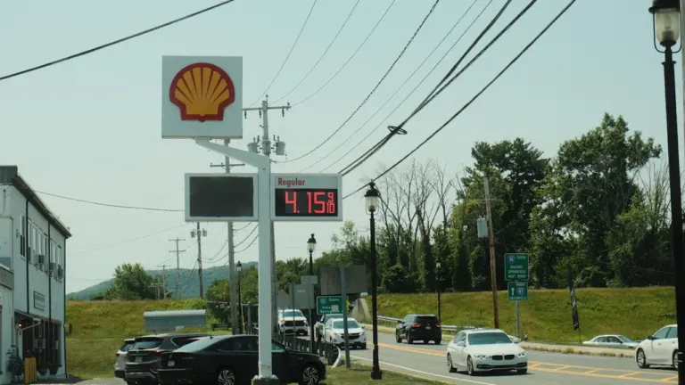 Cómo comparar el precio de la gasolina y el gasóleo antes de repostar